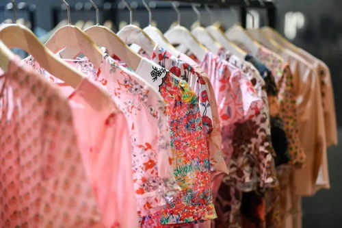 匠心鑄就優(yōu)質(zhì)產(chǎn)品，新漢派服裝從“新”出擊服裝服飾零售